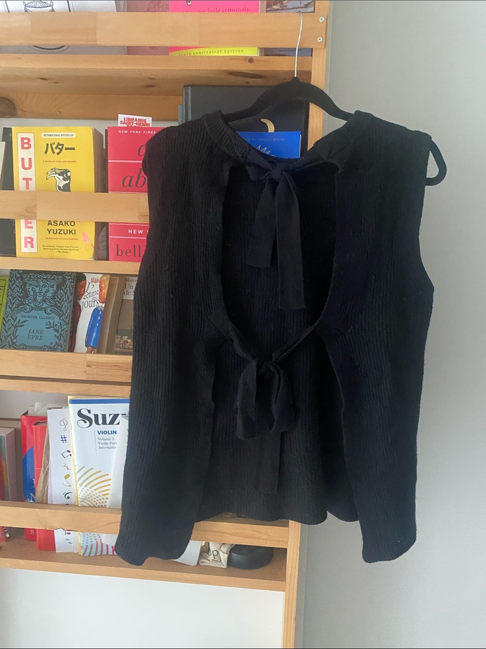 Wilfred Black Open-Back Bow Tie Knit Sweater Vest - Picture 4 of 8